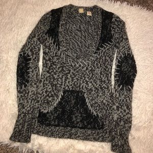 BKE Black and Gray Sweater Size Small